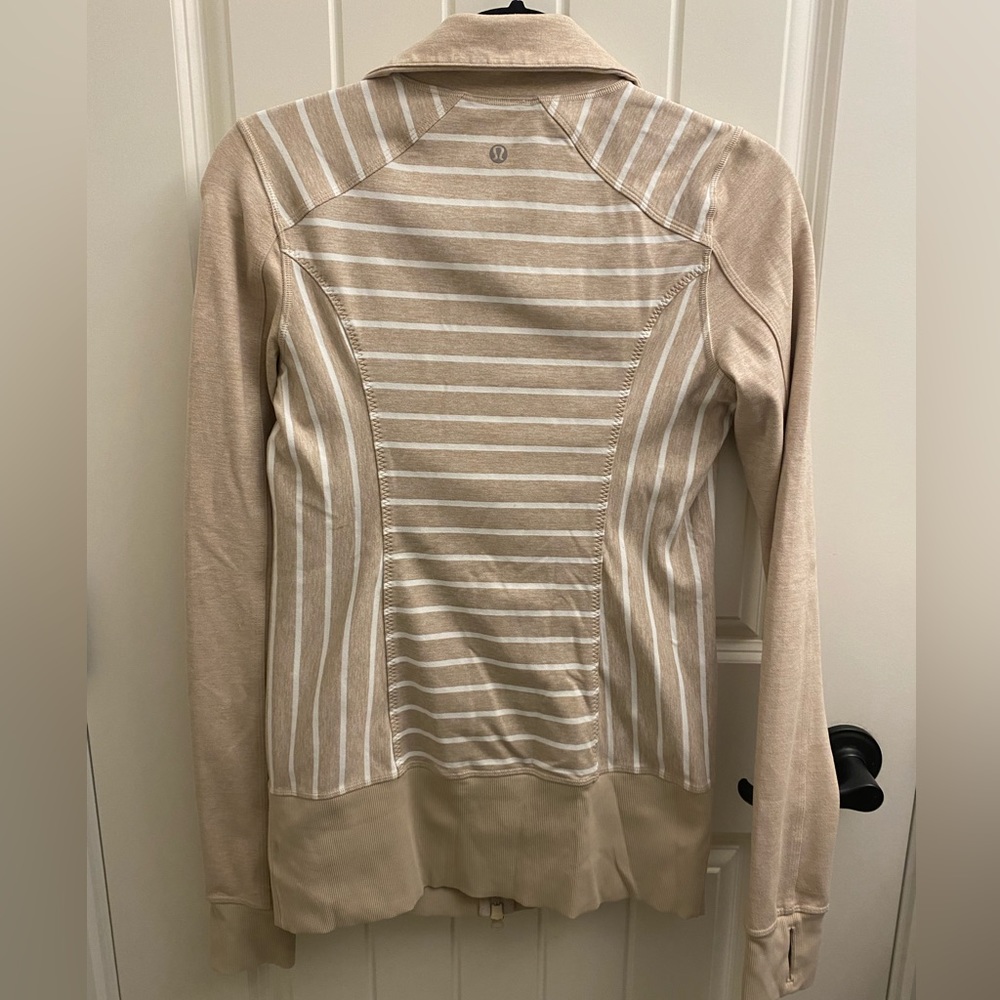 Lululemon Jacket in Cream and White
